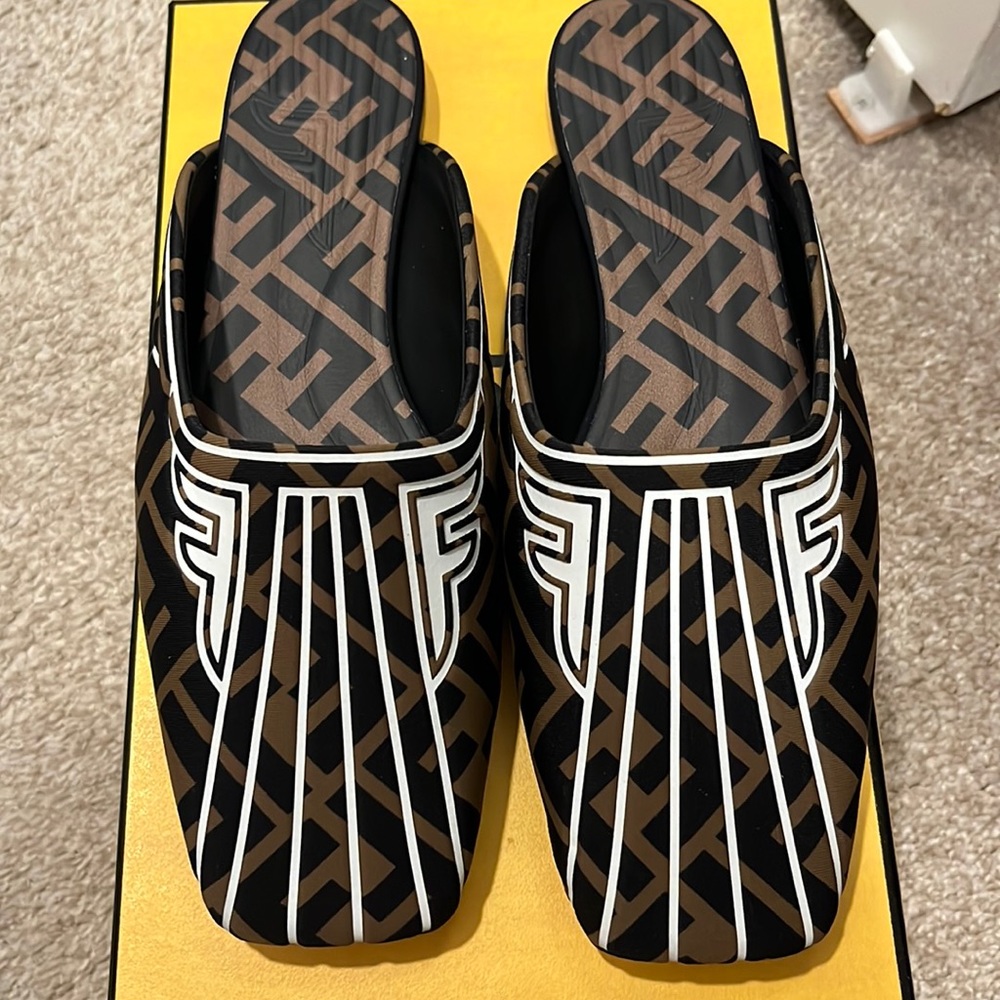 Fendi flats